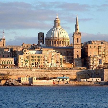 Luxe Apartment With Valletta And Harbour Views Sliema Exteriör bild