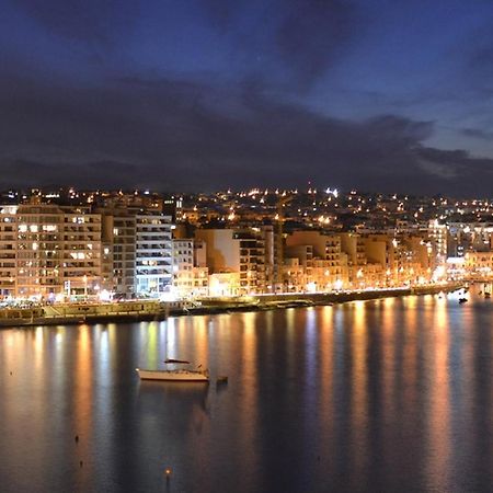 Luxe Apartment With Valletta And Harbour Views Sliema Exteriör bild