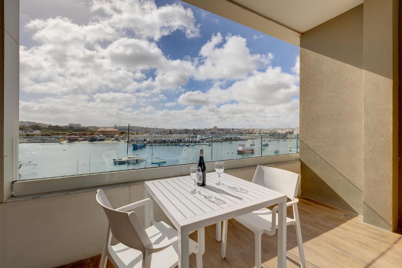 Luxe Apartment With Valletta And Harbour Views Sliema Exteriör bild