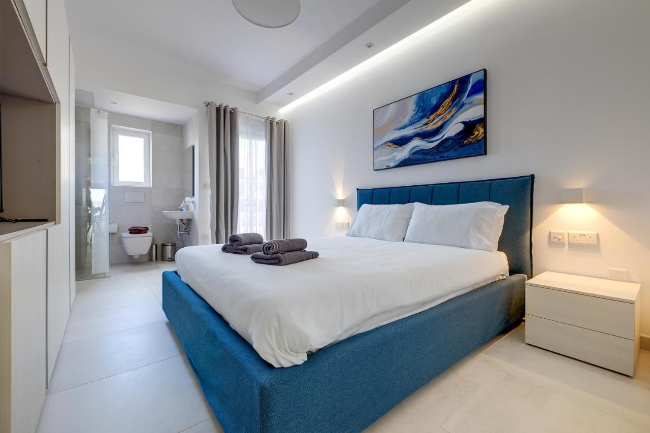 Luxe Apartment With Valletta And Harbour Views Sliema Exteriör bild