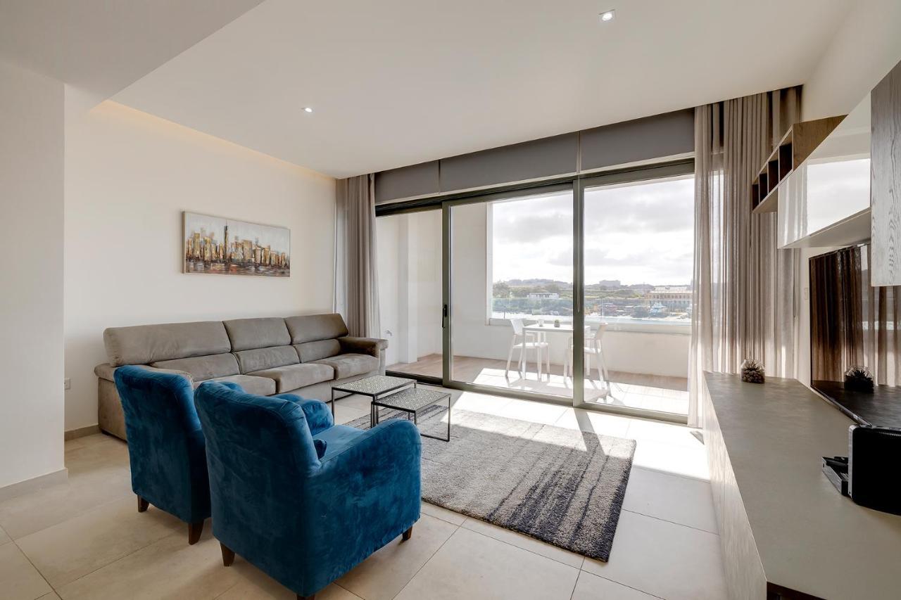 Luxe Apartment With Valletta And Harbour Views Sliema Exteriör bild