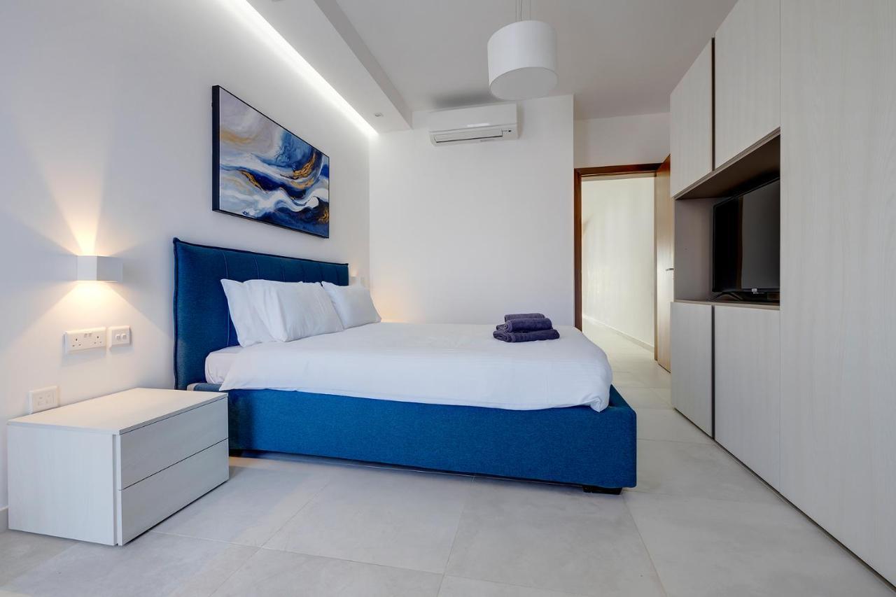 Luxe Apartment With Valletta And Harbour Views Sliema Exteriör bild