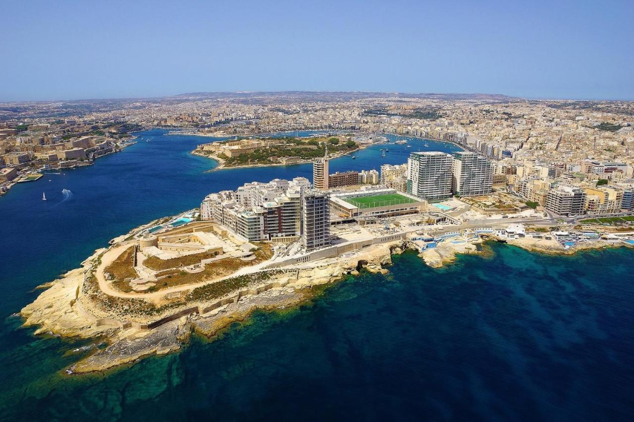 Luxe Apartment With Valletta And Harbour Views Sliema Exteriör bild