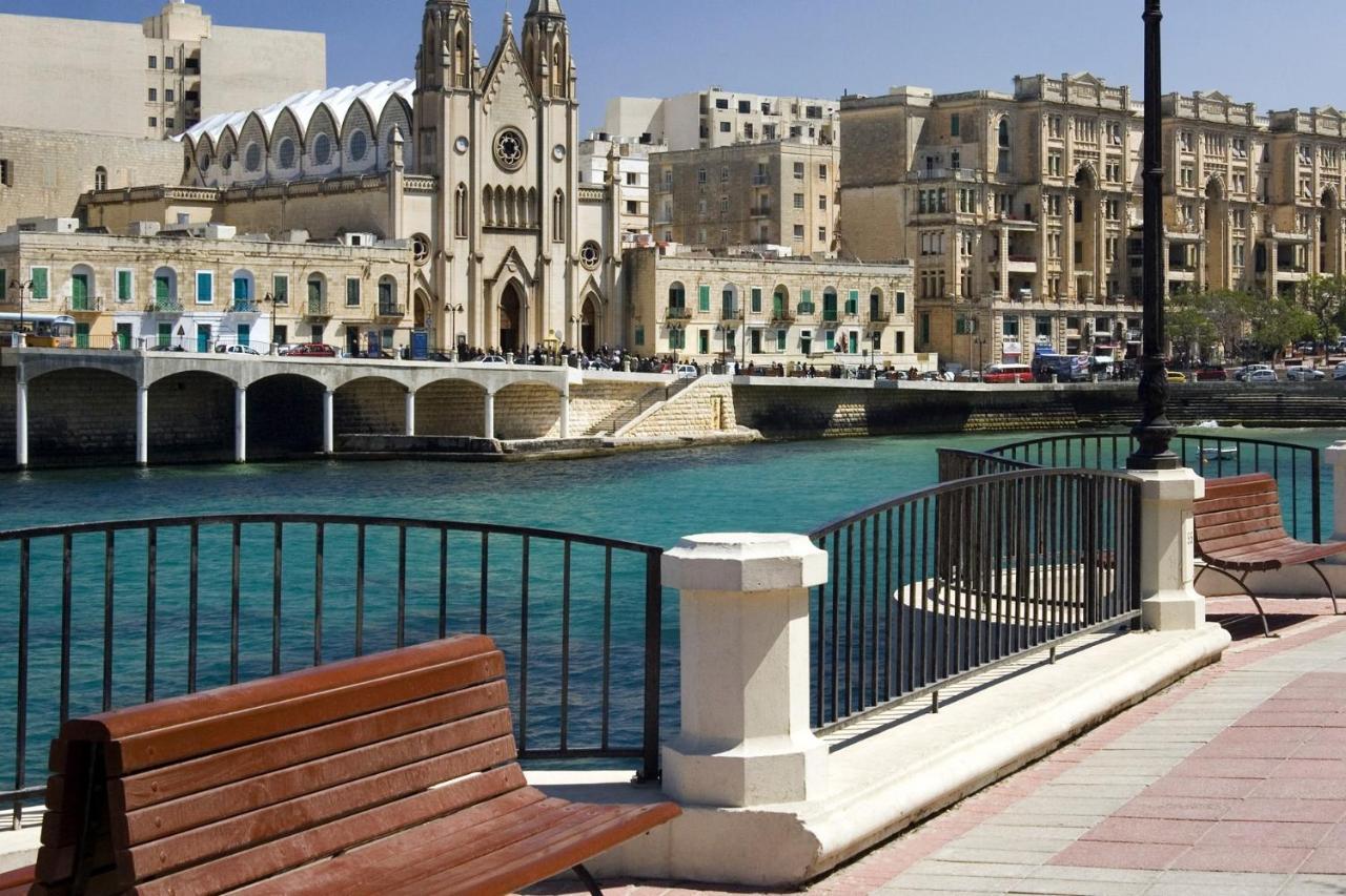 Luxe Apartment With Valletta And Harbour Views Sliema Exteriör bild