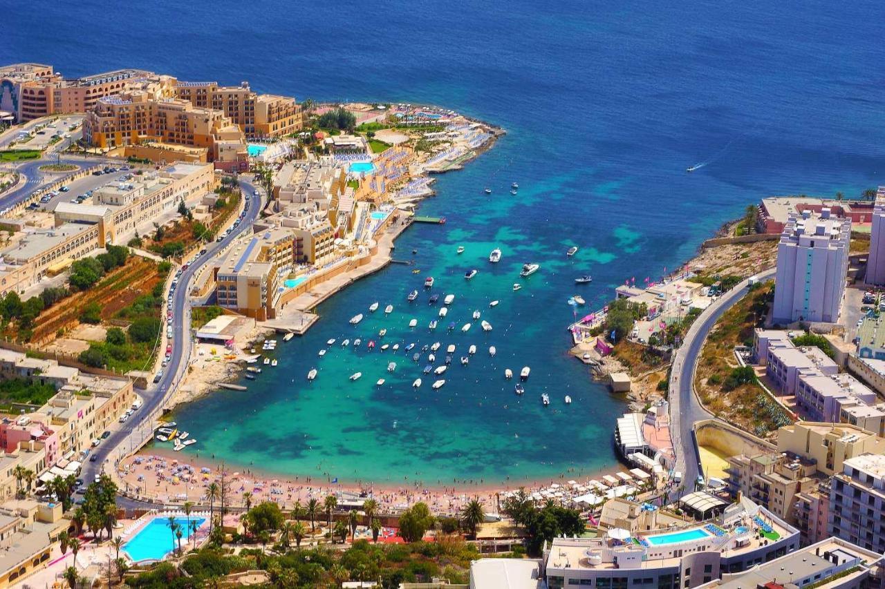 Luxe Apartment With Valletta And Harbour Views Sliema Exteriör bild