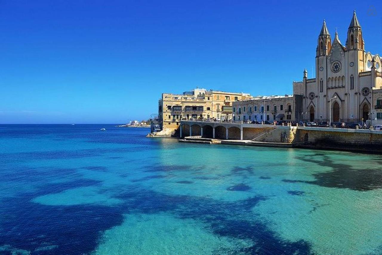 Luxe Apartment With Valletta And Harbour Views Sliema Exteriör bild