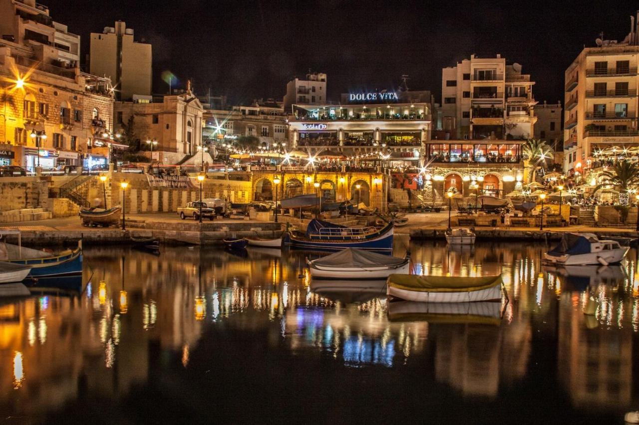 Luxe Apartment With Valletta And Harbour Views Sliema Exteriör bild