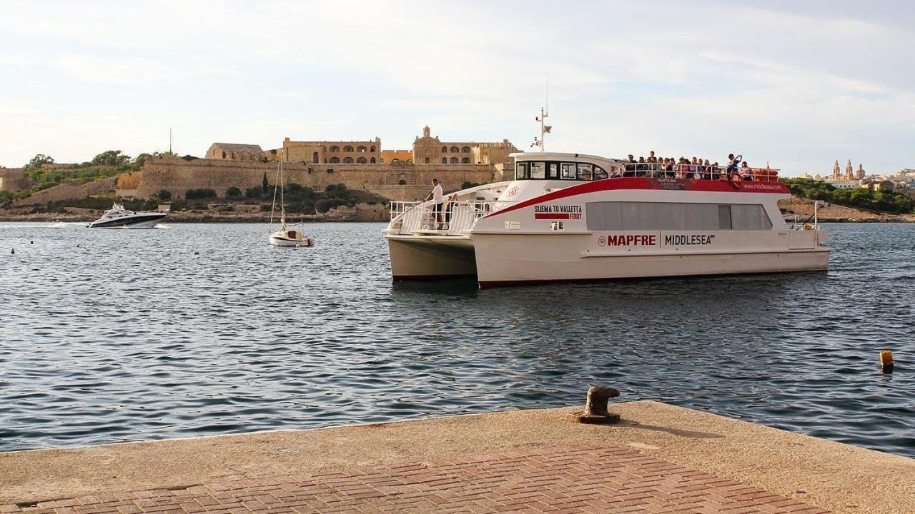 Luxe Apartment With Valletta And Harbour Views Sliema Exteriör bild